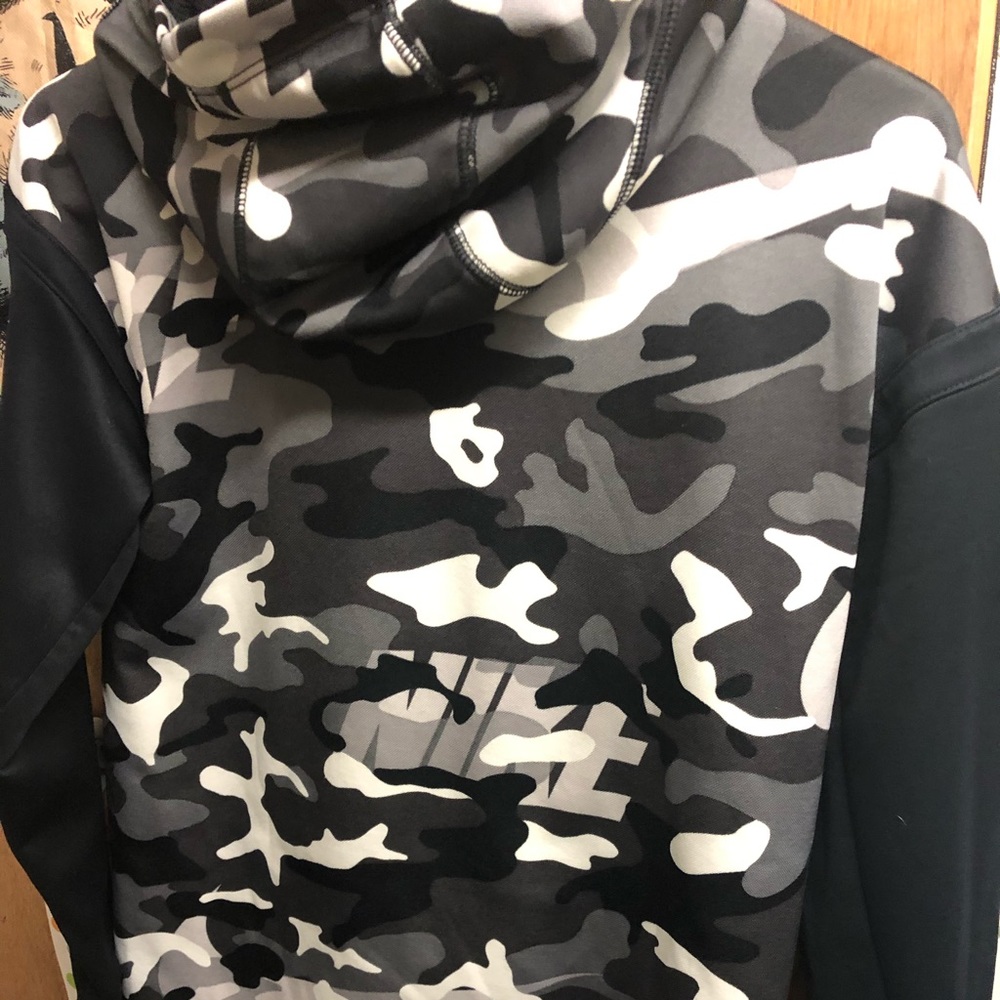 Boys Nike camouflage pull over hoodie size l